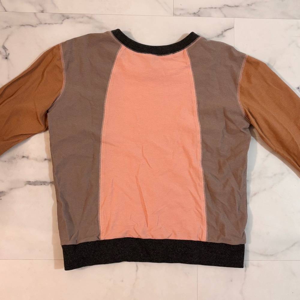🎀Doe & Rae🎀 Colorblock Top - Picture 3 of 3